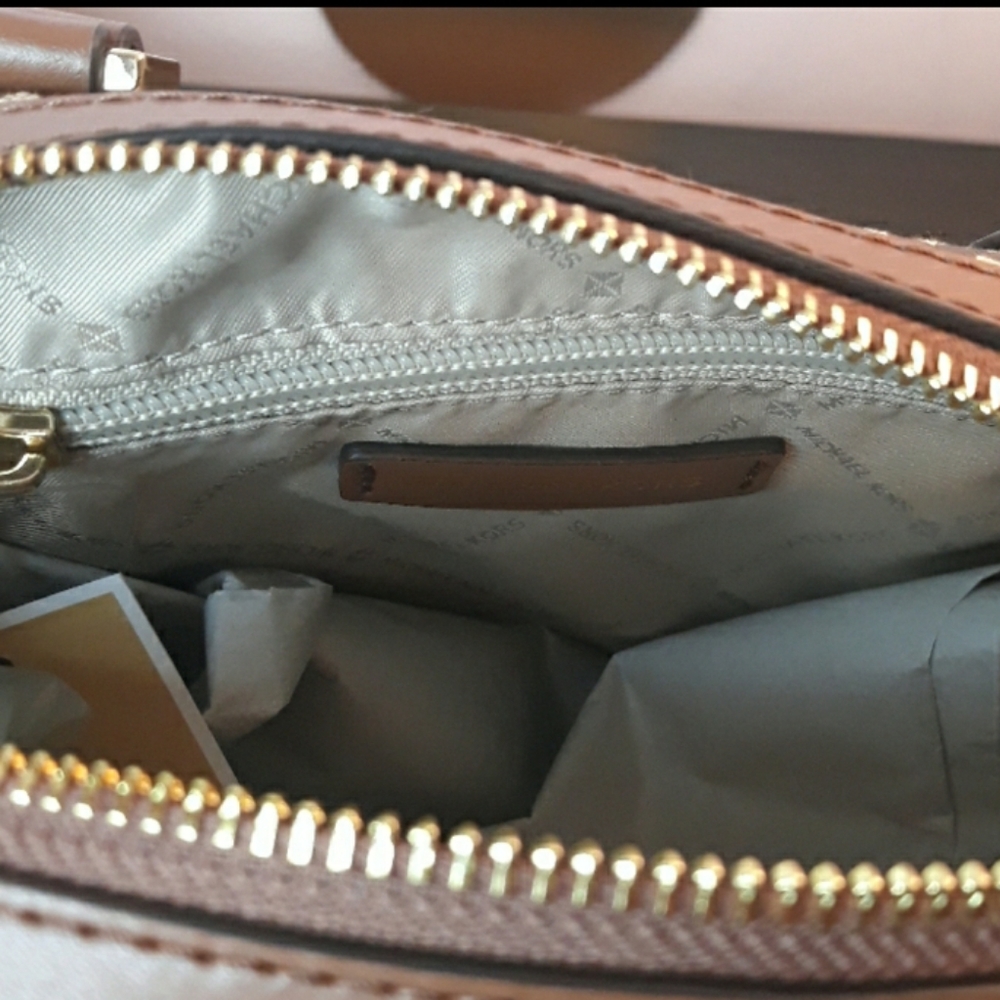 LAST ONE SALE âť—Michael Kors Satchel Brown Signat - Picture 6 of 6